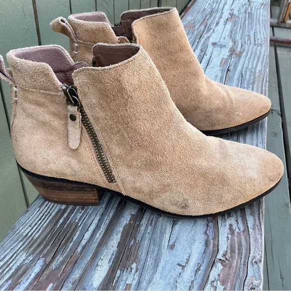 Vince Camuto Booties Double Zipper Women Size 8.5M Tan Suede Upper - Picture 5 of 7